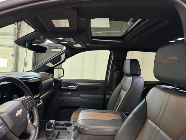 Certified 2026 Chevrolet Silverado 1500 High Country w/ Technology Package AWD/4WD image 15
