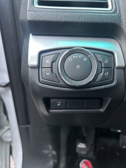 Used 2016 Ford Explorer XLT w/ Equipment Group 202A image 25