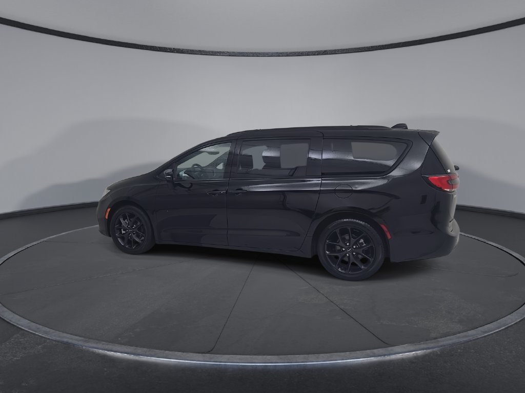 Certified 2025 Chrysler Pacifica Limited FWD image 12