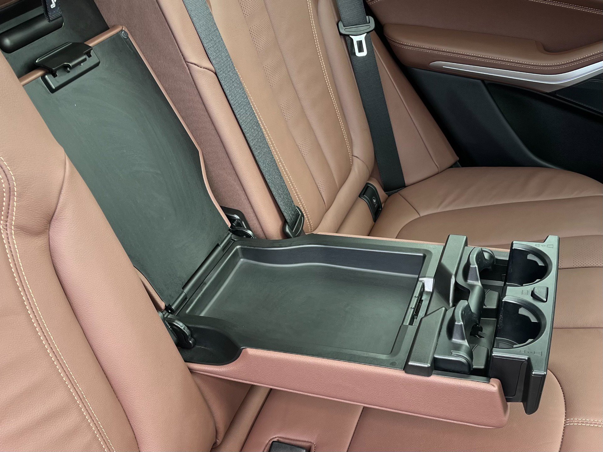 Used 2022 BMW X5 xDrive40i w/ M Sport Package image 21