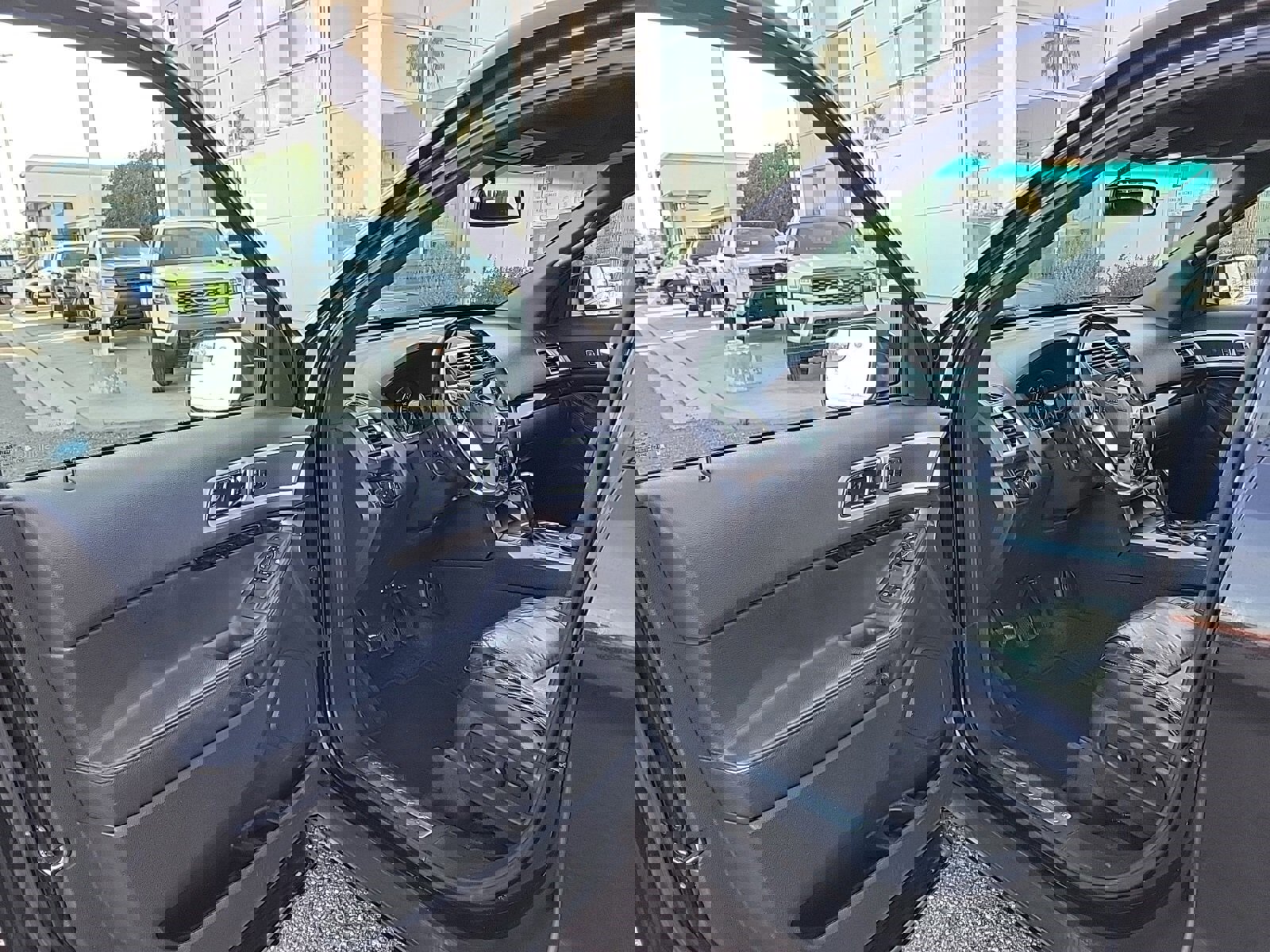 Used 2014 Ford Explorer Limited image 9