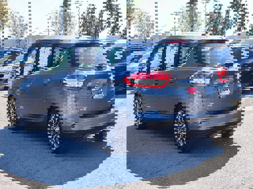 Used 2017 Ford C-MAX Energi Titanium image 6