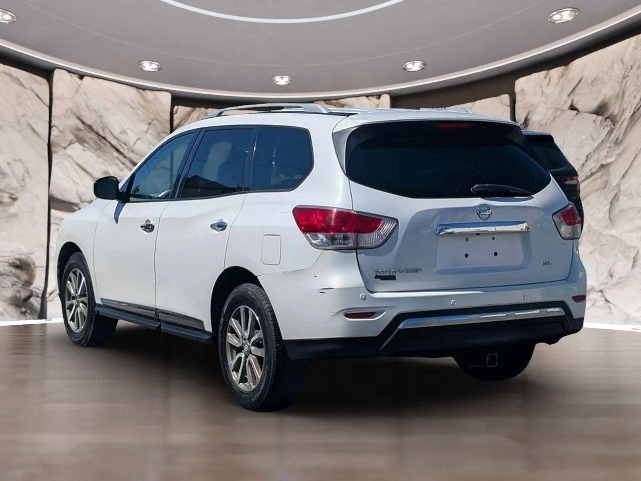 Used 2013 Nissan Pathfinder SL FWD image 14
