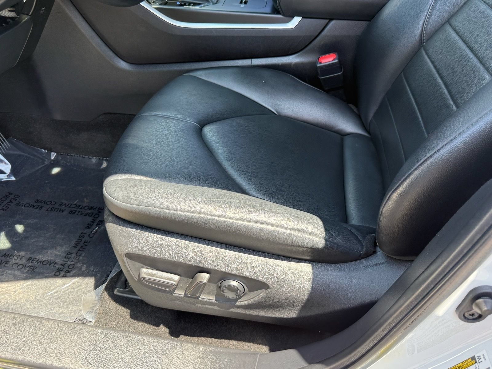 Used 2023 Toyota Highlander XLE FWD image 13