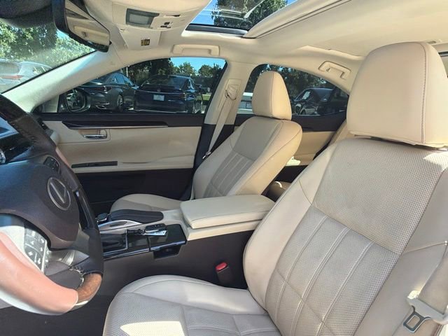 Used 2018 Lexus ES 350 w/ Luxury Package w/Wood Trim FWD image 13
