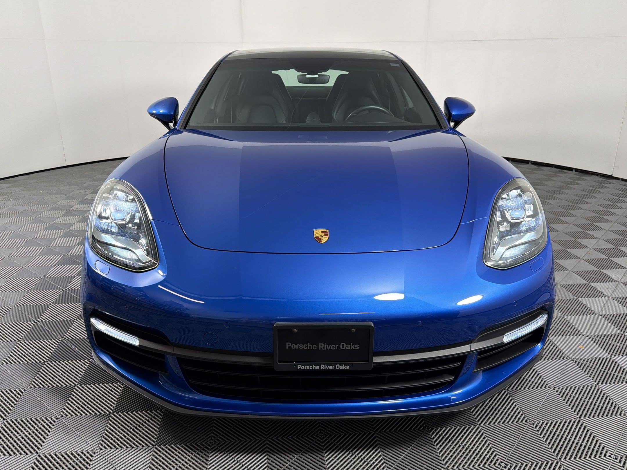 Certified 2019 Porsche Panamera image 6