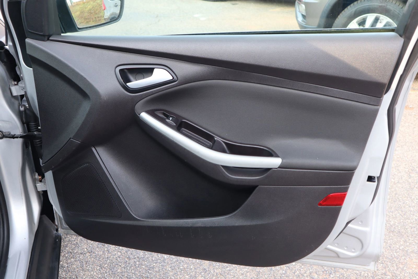 Used 2014 Ford Focus SE w/ Equipment Group 201A image 14