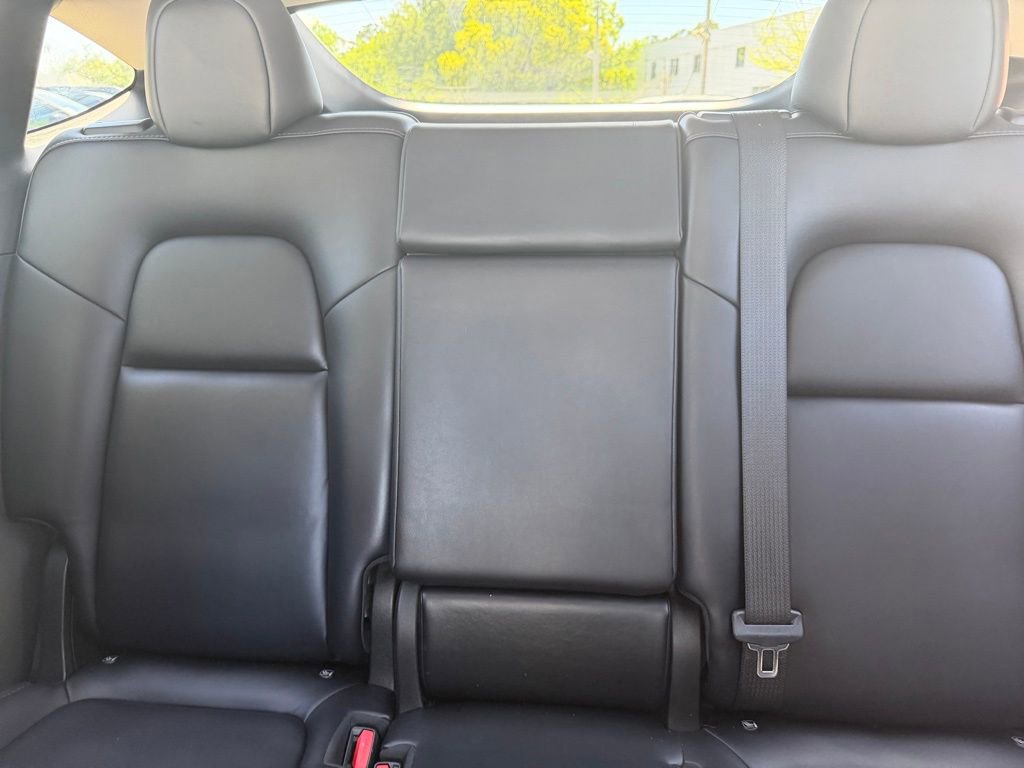 Used 2023 Tesla Model Y Long Range AWD/4WD image 29