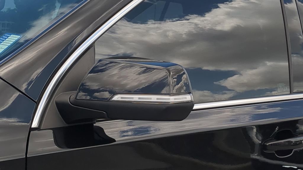 Used 2023 Chevrolet Traverse LT FWD image 11