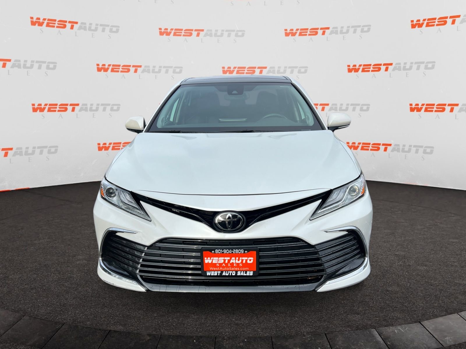 Used 2022 Toyota Camry XLE w/ Navigation Package image 8