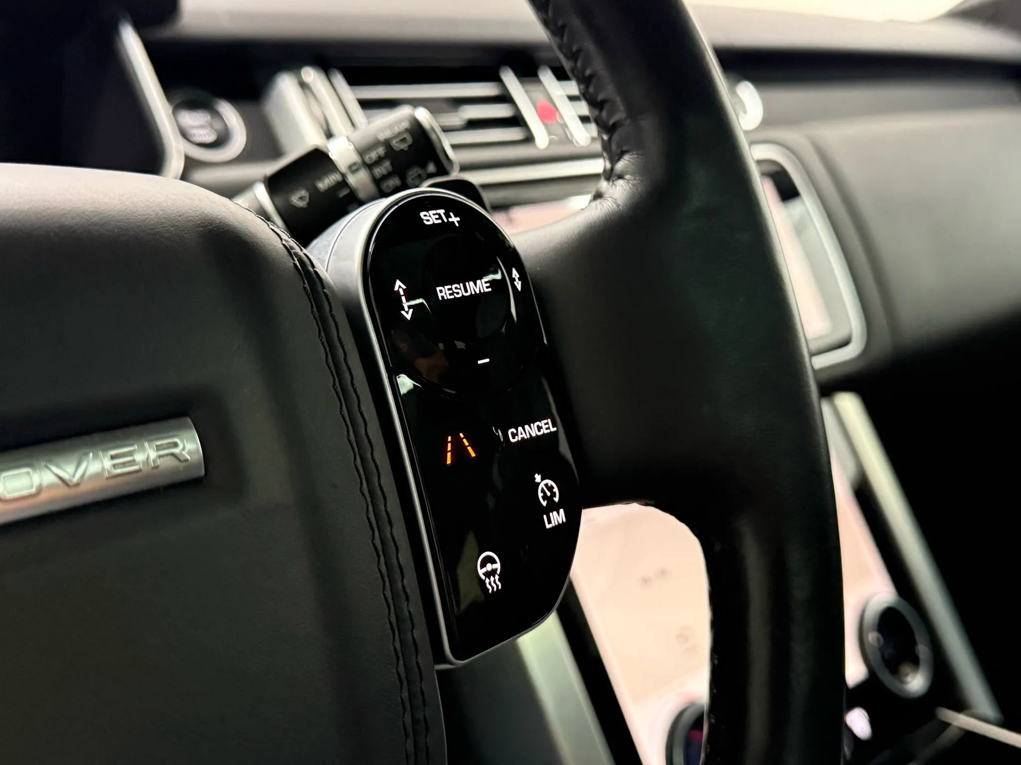 Used 2018 Land Rover Range Rover HSE image 23