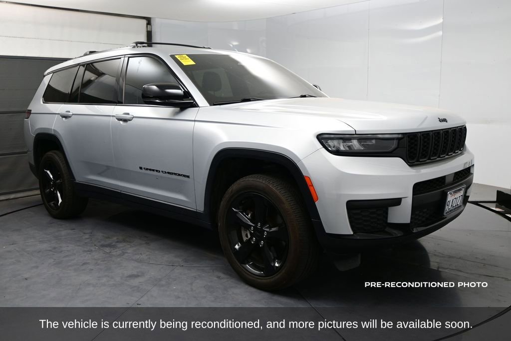 Used 2024 Jeep Grand Cherokee L Altitude AWD/4WD image 2