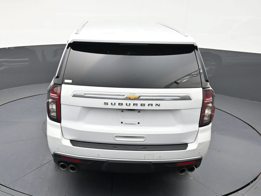 Used 2022 Chevrolet Suburban High Country RWD image 16