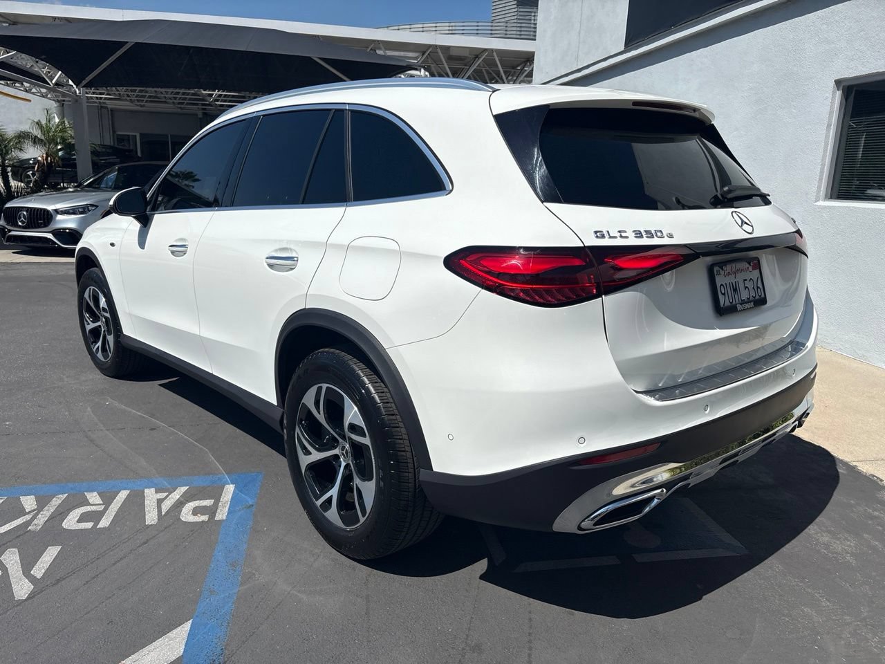 Used 2025 Mercedes-Benz GLC 350e 4MATIC image 5