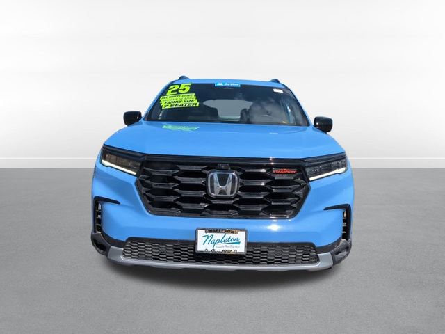 Used 2025 Honda Pilot TrailSport image 12