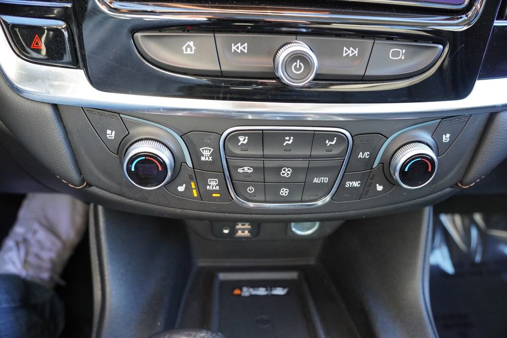 Used 2021 Chevrolet Traverse Premier w/ Redline Edition AWD/4WD image 31