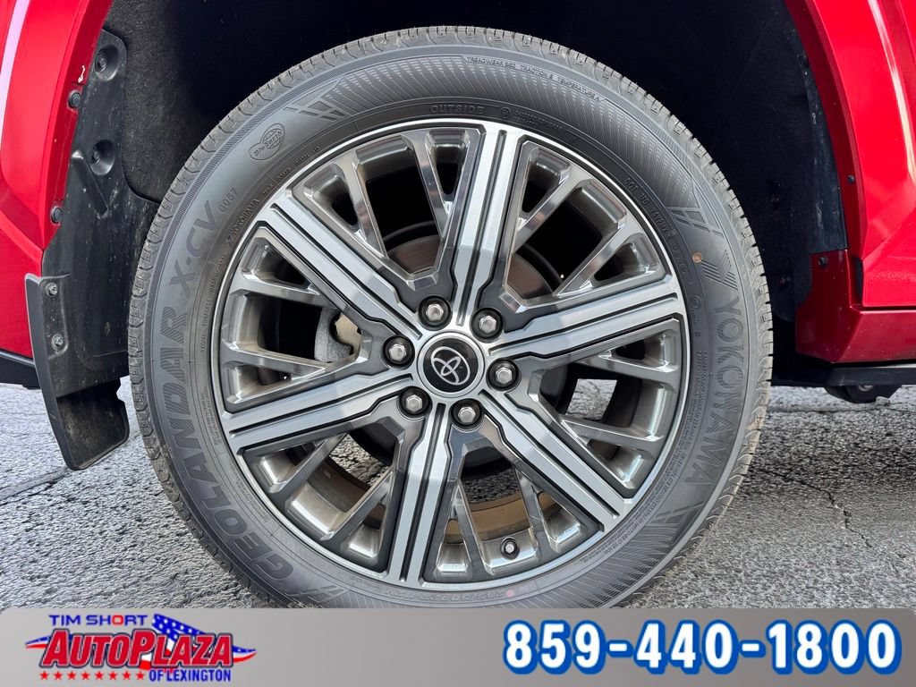 Used 2023 Toyota Sequoia Capstone AWD/4WD image 19