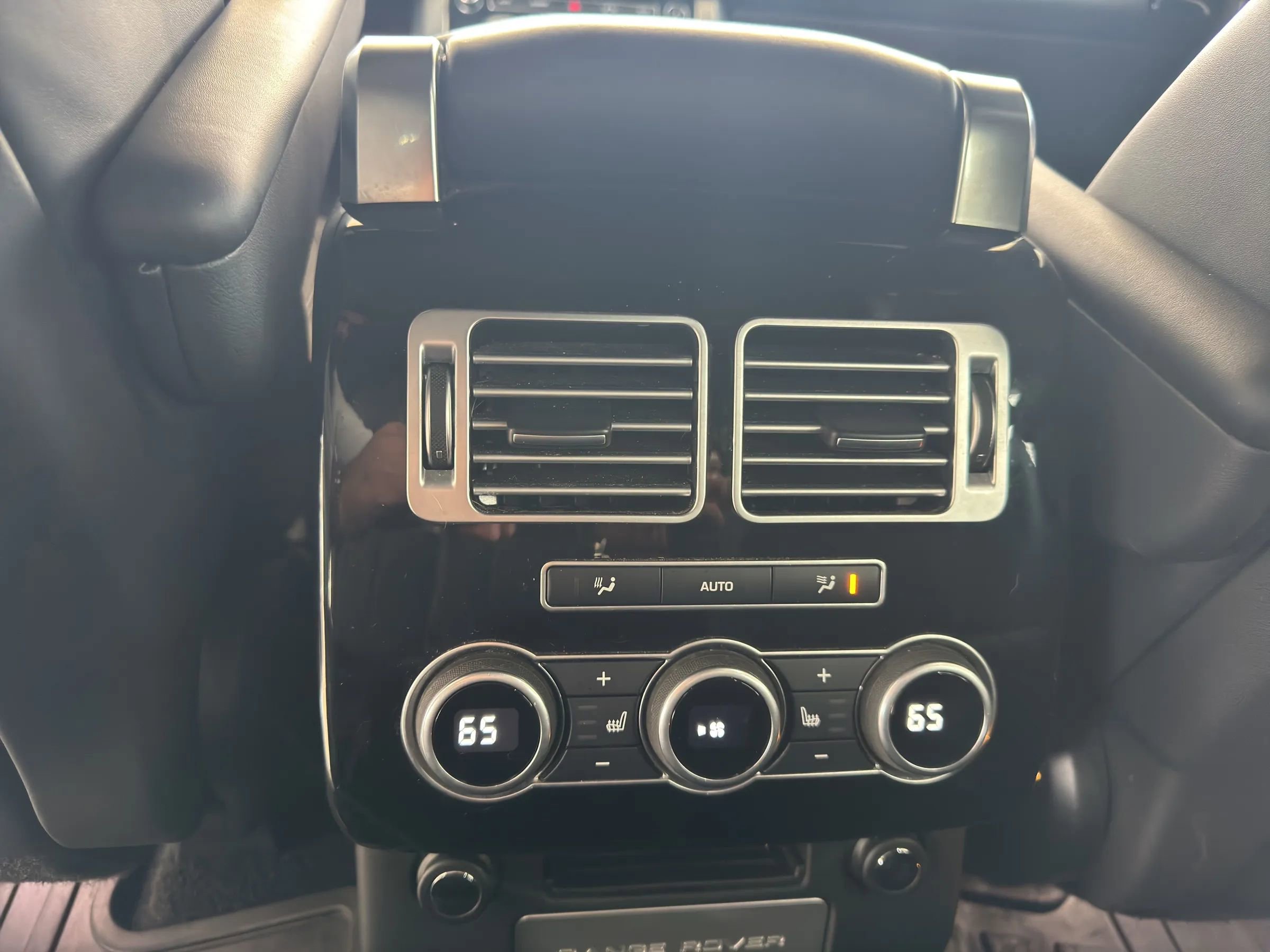 Used 2017 Land Rover Range Rover HSE image 40