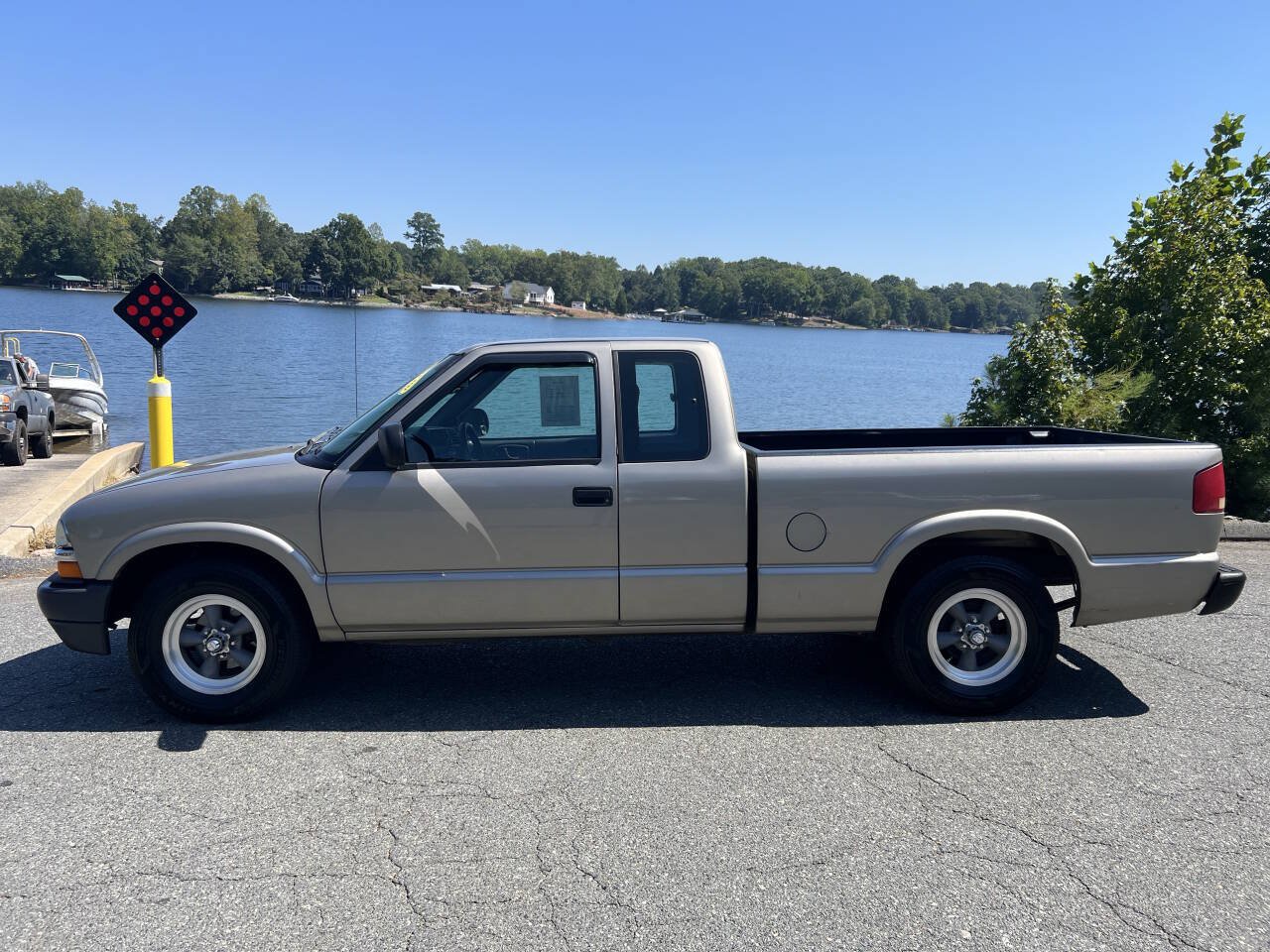 Used 2003 Chevrolet S10 Pickup 2WD Extended Cab image 4
