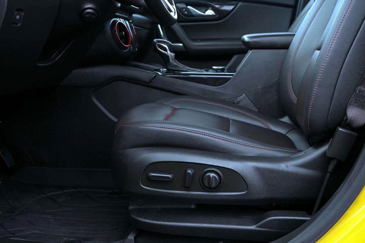 Used 2022 Chevrolet Blazer RS w/ Enhanced Convenience Package image 16