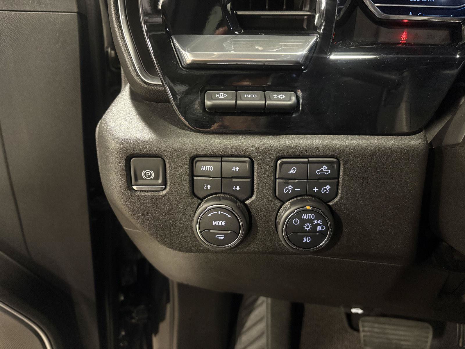 Used 2025 Chevrolet Silverado 2500 High Country w/ High Country Premium Package AWD/4WD image 25