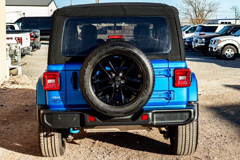 Used 2022 Jeep Wrangler Unlimited Sahara image 4