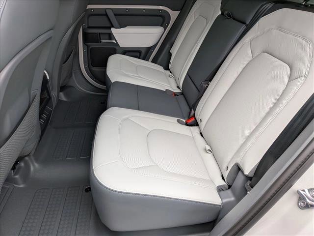 New 2026 Land Rover Defender 110 X-Dynamic SE image 15