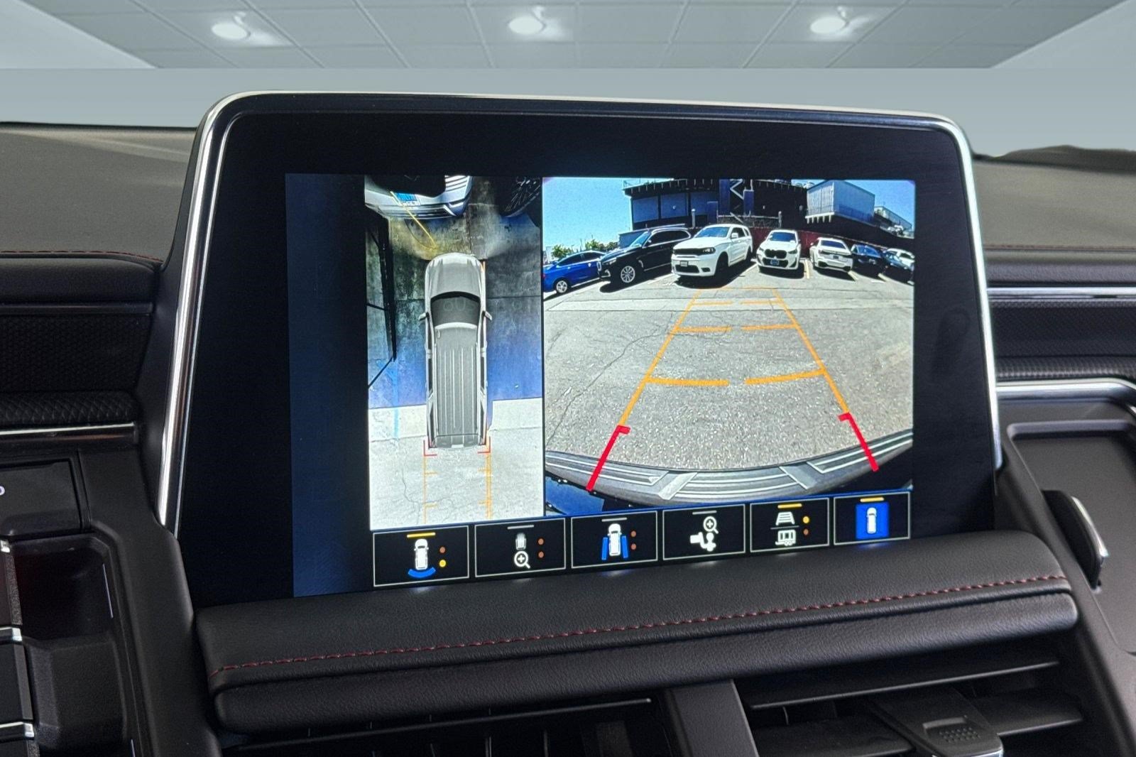 Used 2022 Chevrolet Tahoe RST w/ Luxury Package AWD/4WD image 25