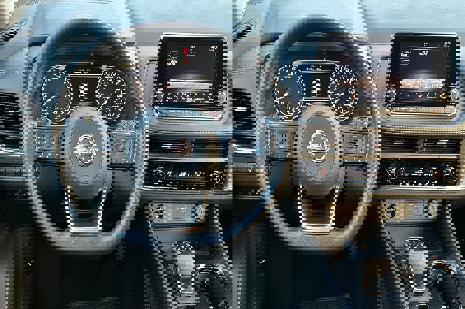 Used 2024 Nissan Rogue SV image 15