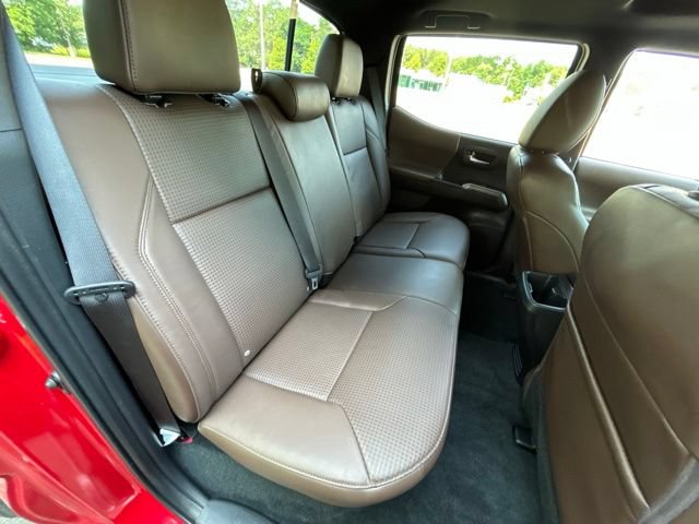 Used 2023 Toyota Tacoma Limited AWD/4WD image 30