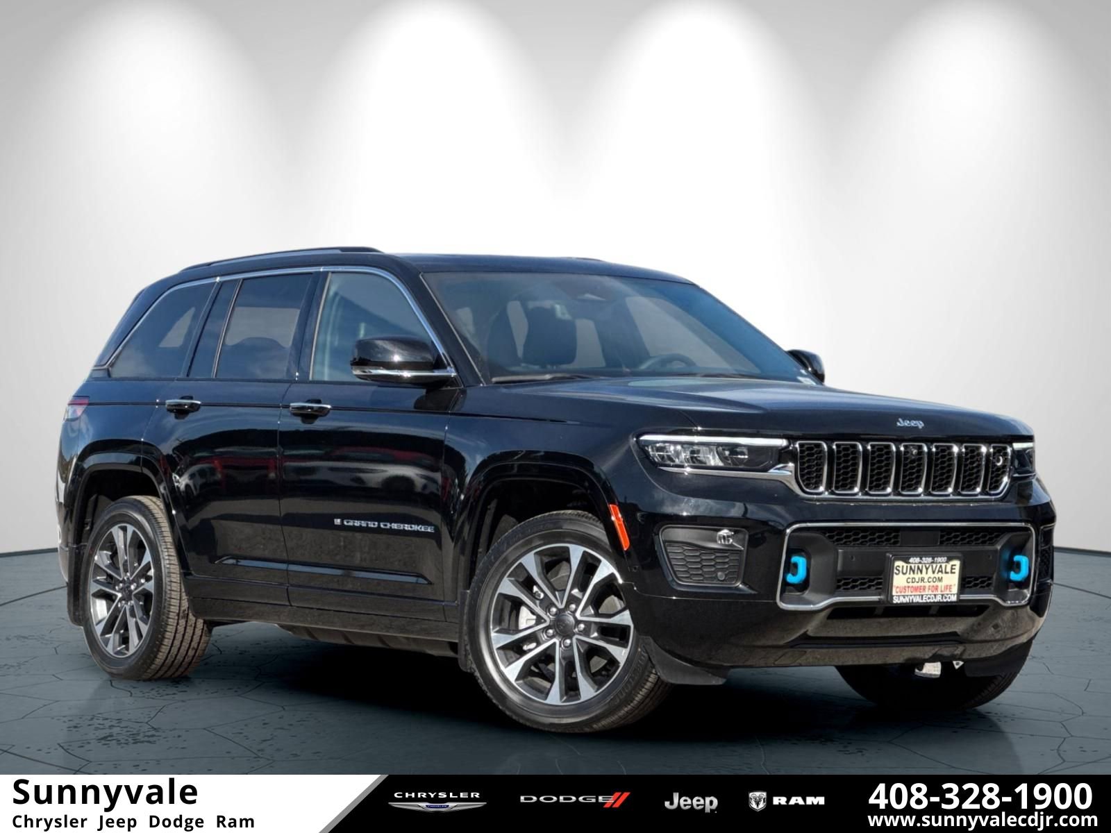 New 2023 Jeep Grand Cherokee Overland w/ Advanced Protech Group III