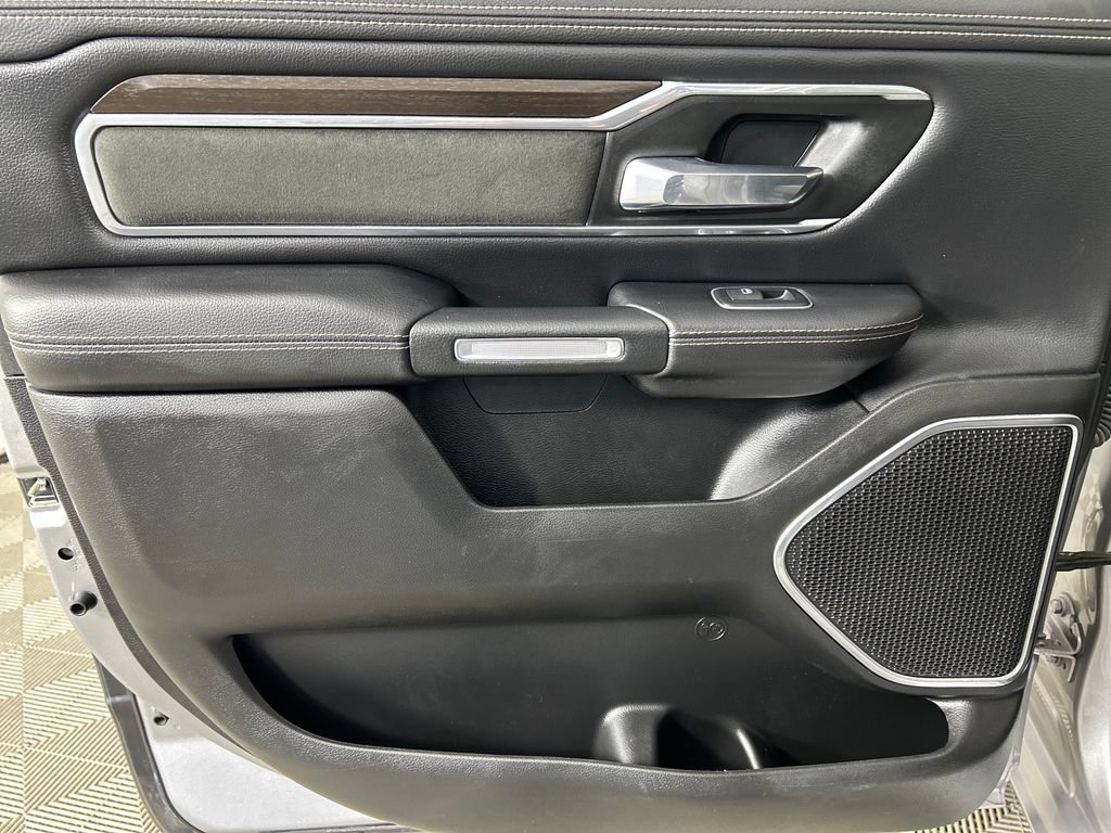 Used 2022 RAM 1500 Laramie AWD/4WD image 16