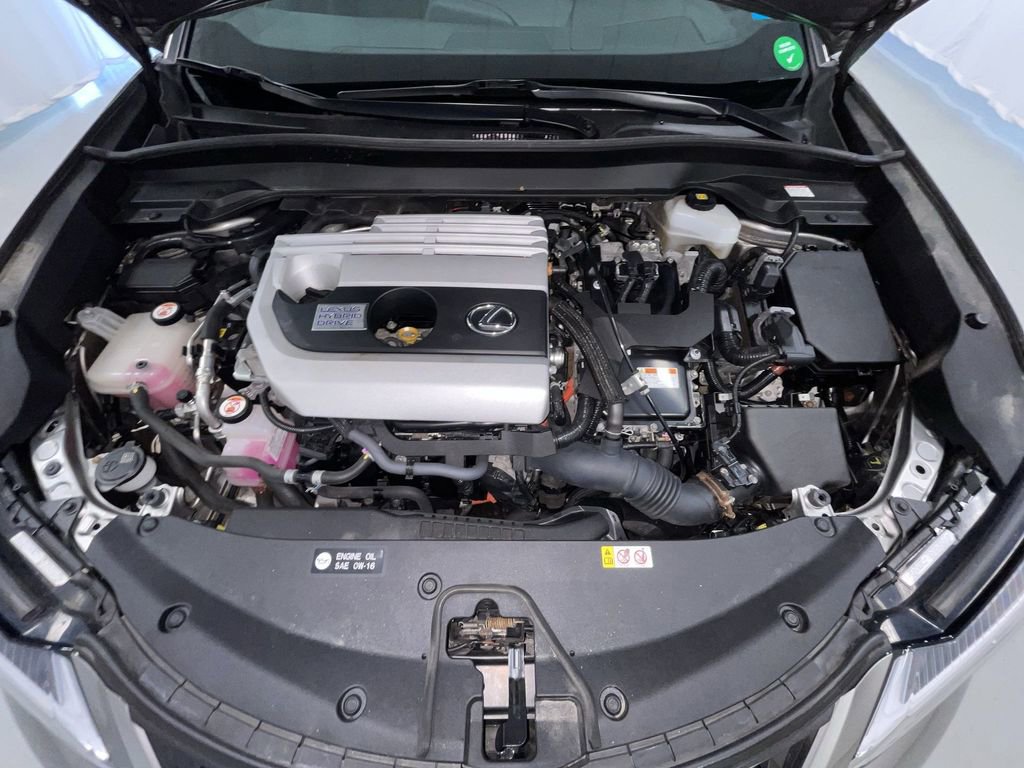 Used 2019 Lexus UX 250h image 18