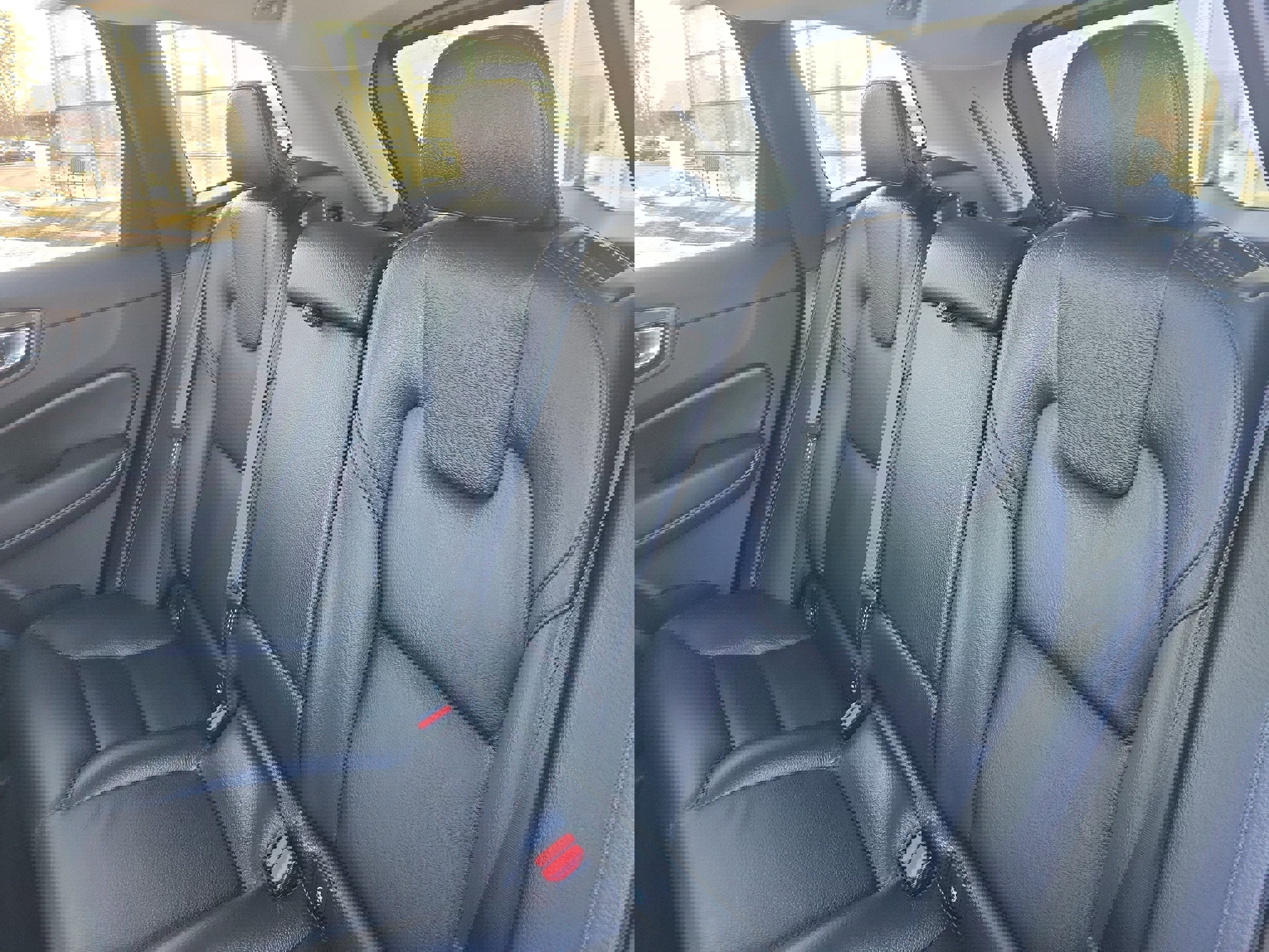 Used 2025 Volvo XC60 B5 Plus image 29