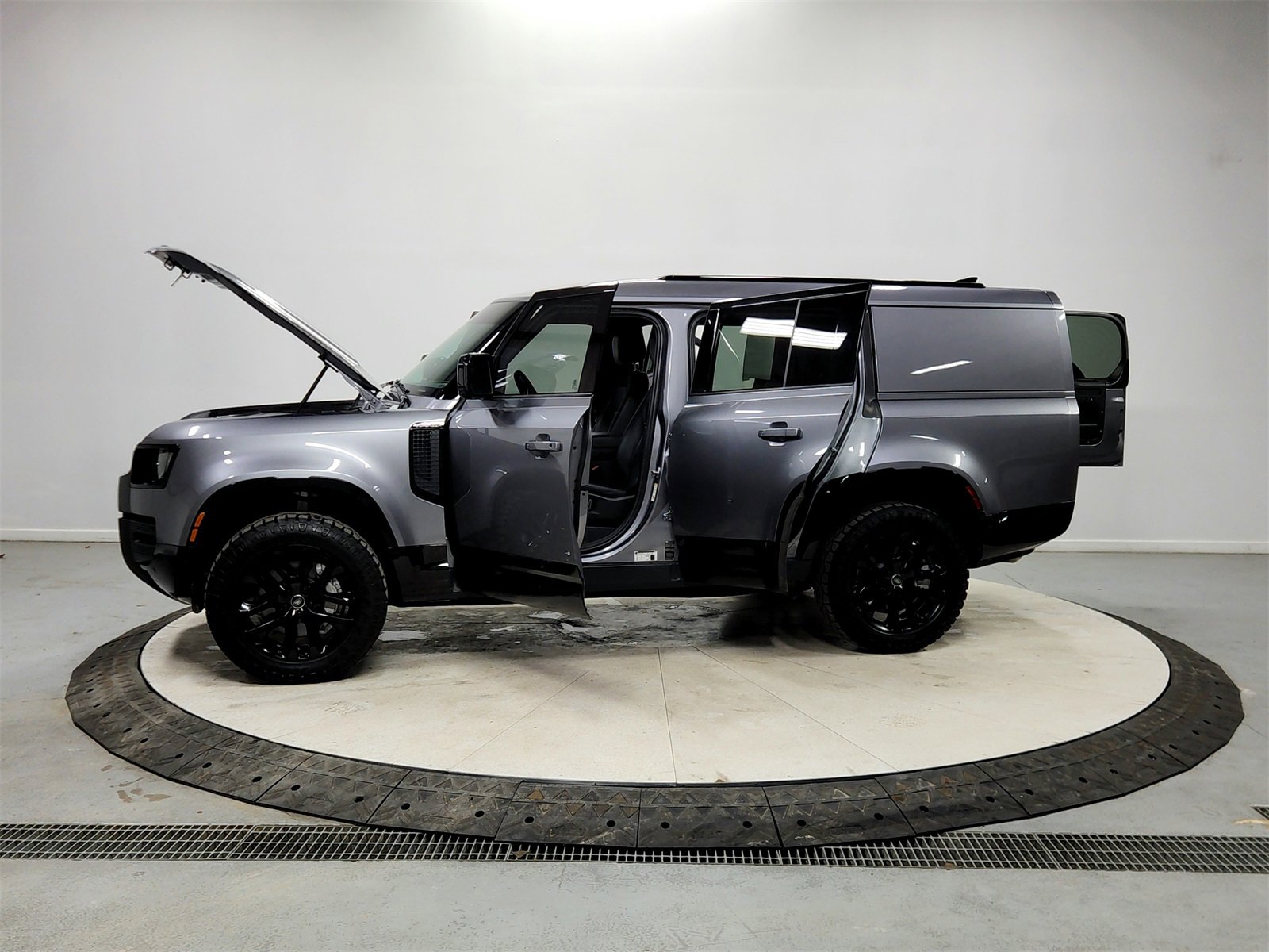 Used 2024 Land Rover Defender 130 Outbound image 12