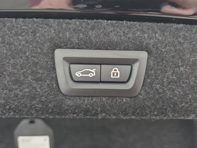 Certified 2023 BMW 540i xDrive w/ Executive Package image 30