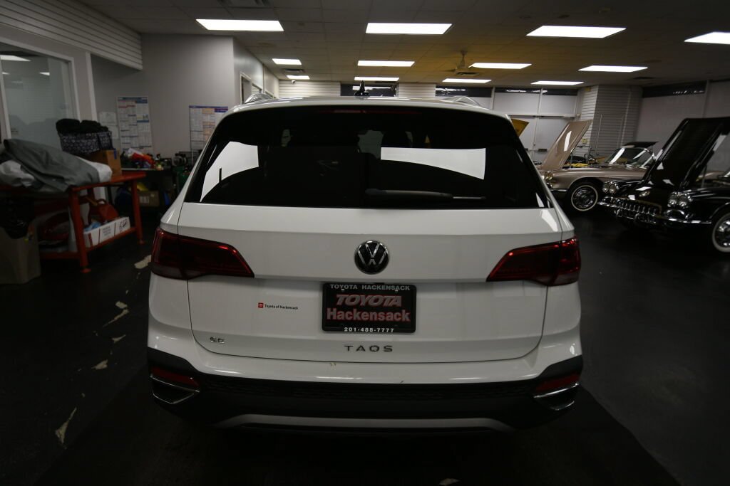 Used 2024 Volkswagen Taos SE FWD image 6