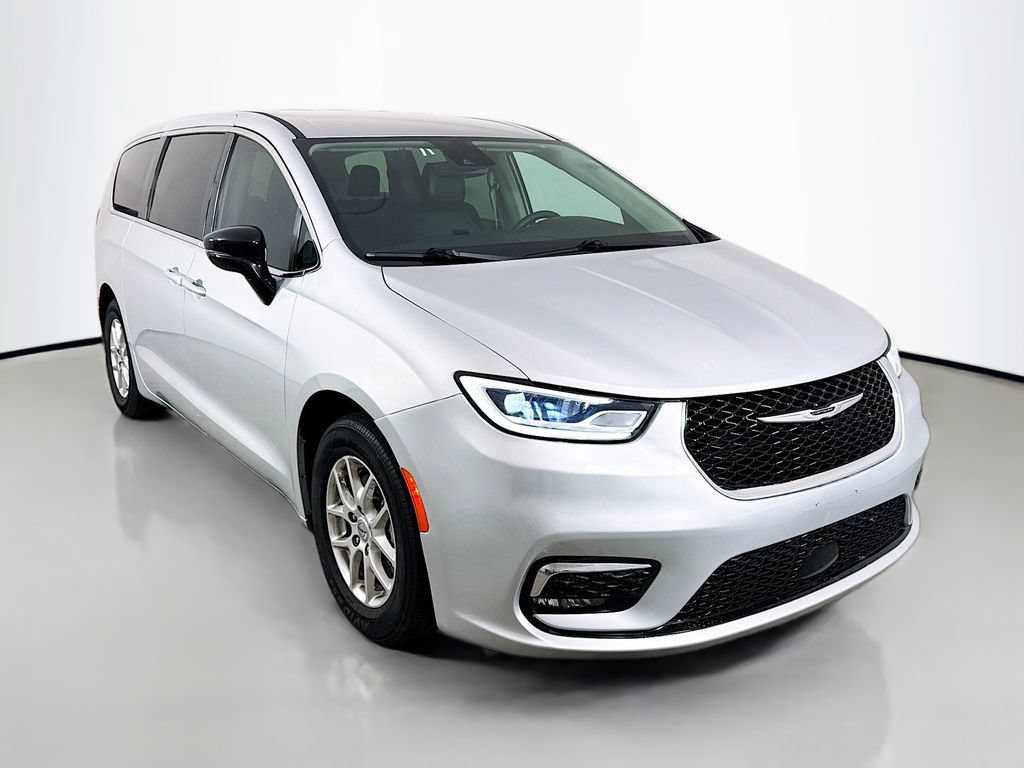 Used 2024 Chrysler Pacifica Touring-L