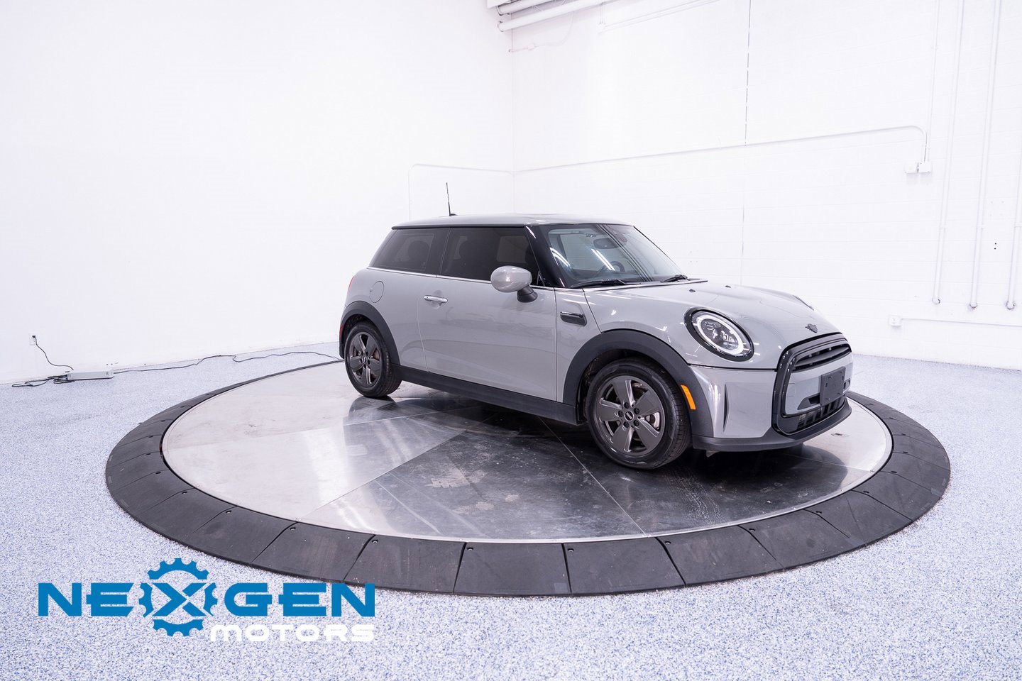 Used 2023 MINI Cooper 2-Door Hardtop image 52