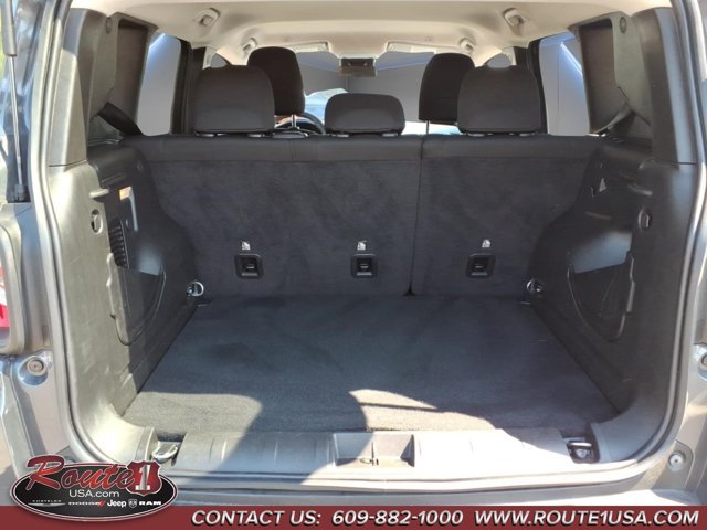 Used 2023 Jeep Renegade Latitude AWD/4WD image 18