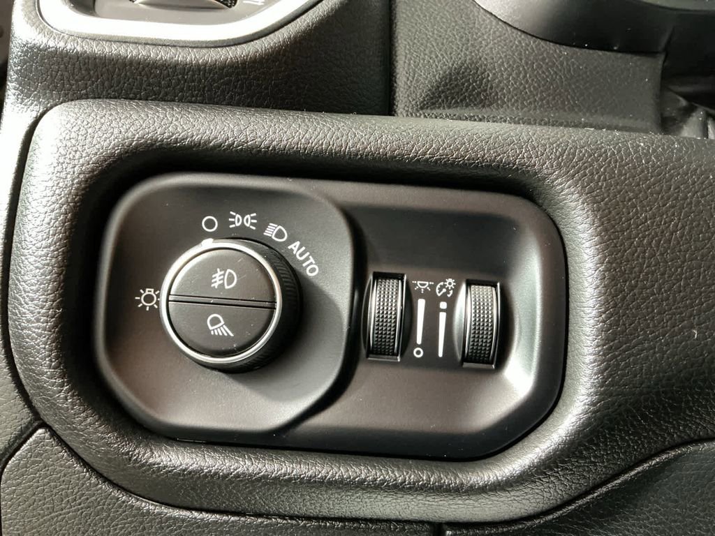 Used 2023 RAM 1500 Laramie image 24