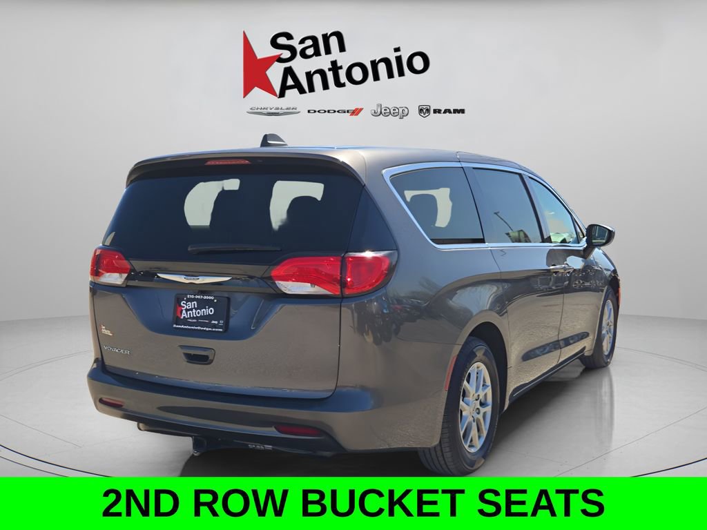 Used 2023 Chrysler Voyager LX image 8