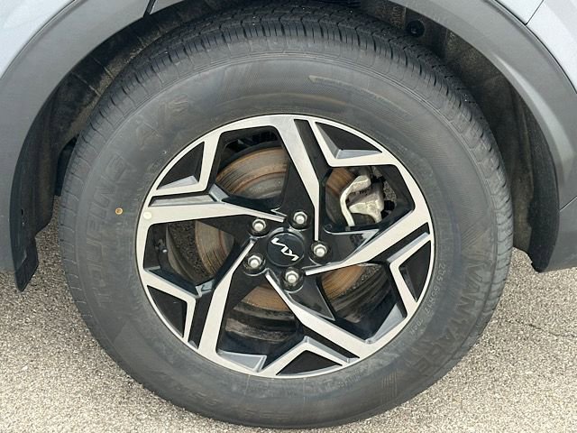 Used 2025 Kia Sportage LX FWD image 31