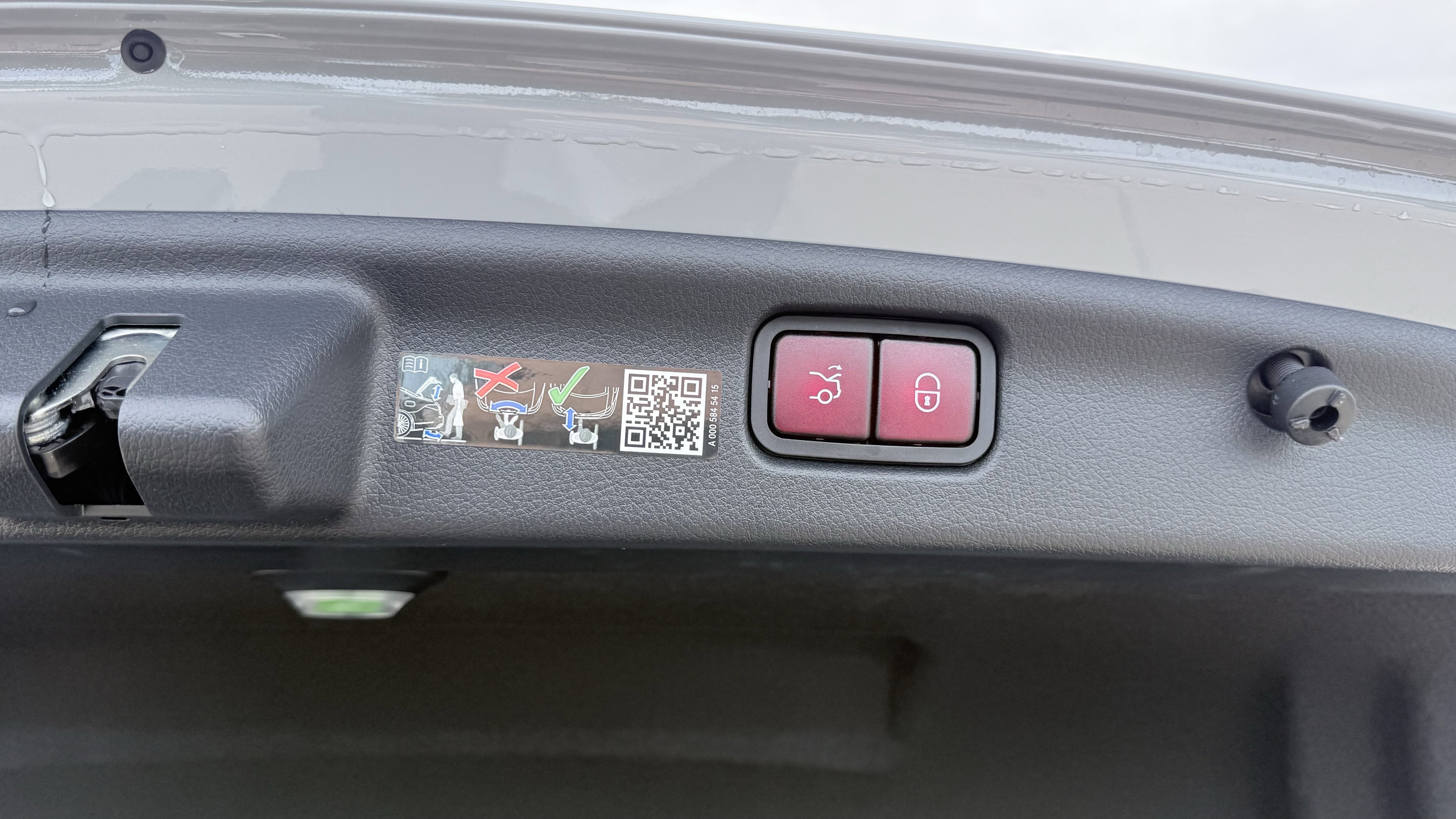 Used 2025 Mercedes-Benz C 300 Sedan image 14