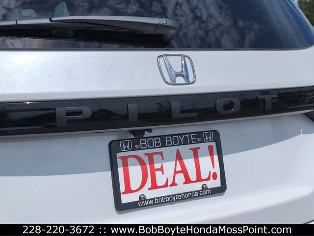 New 2026 Honda Pilot Sport image 5