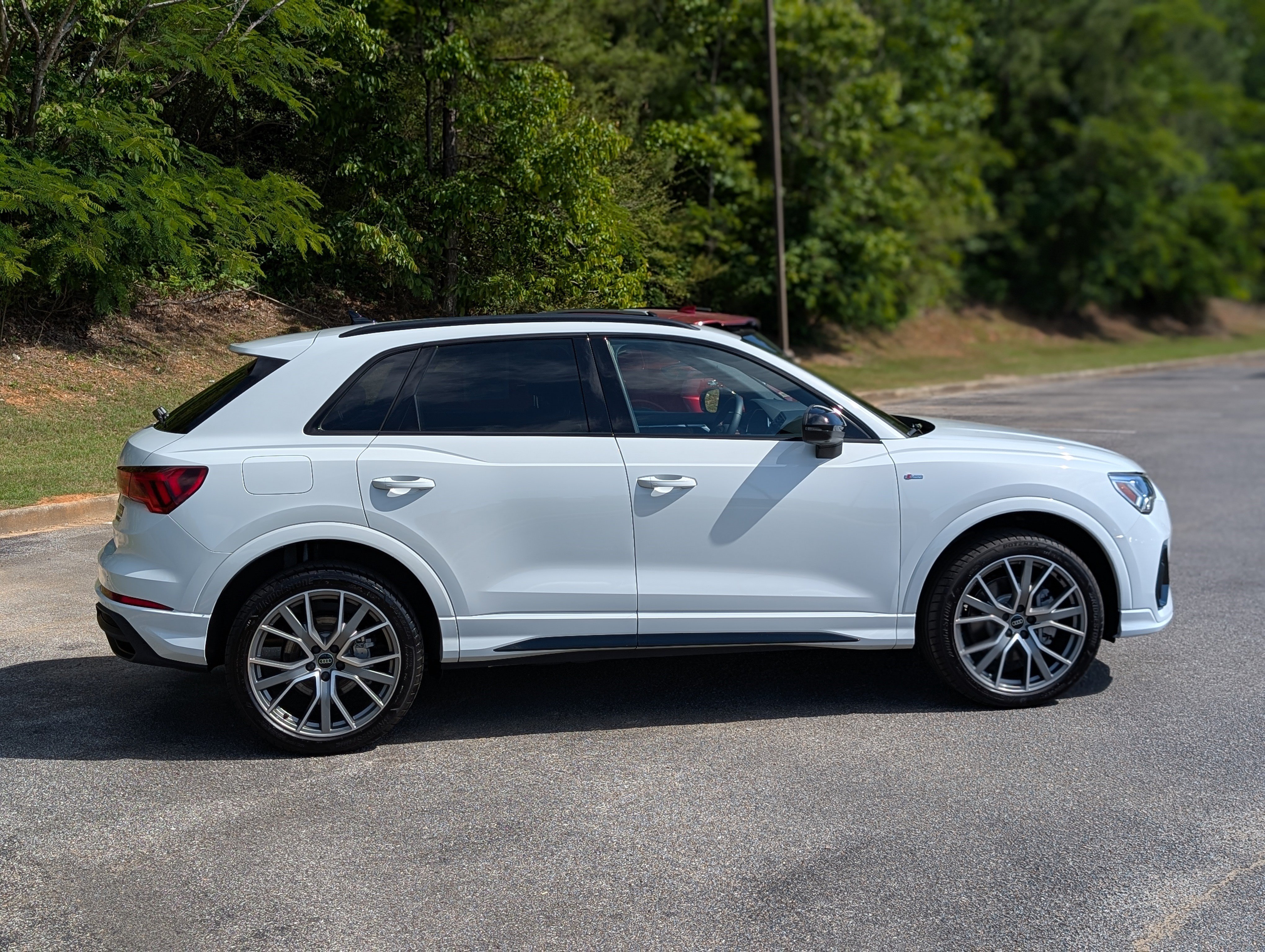 Used 2025 Audi Q3 2.0T Premium Plus w/ Premium Plus Package AWD/4WD image 10