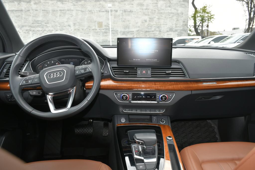 Certified 2023 Audi Q5 2.0T Premium w/ Convenience Package AWD/4WD image 31