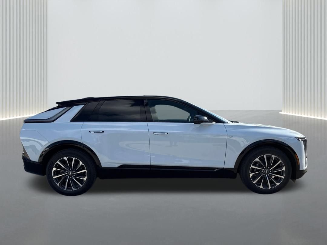 Used 2026 Cadillac Lyriq Premium Sport image 4