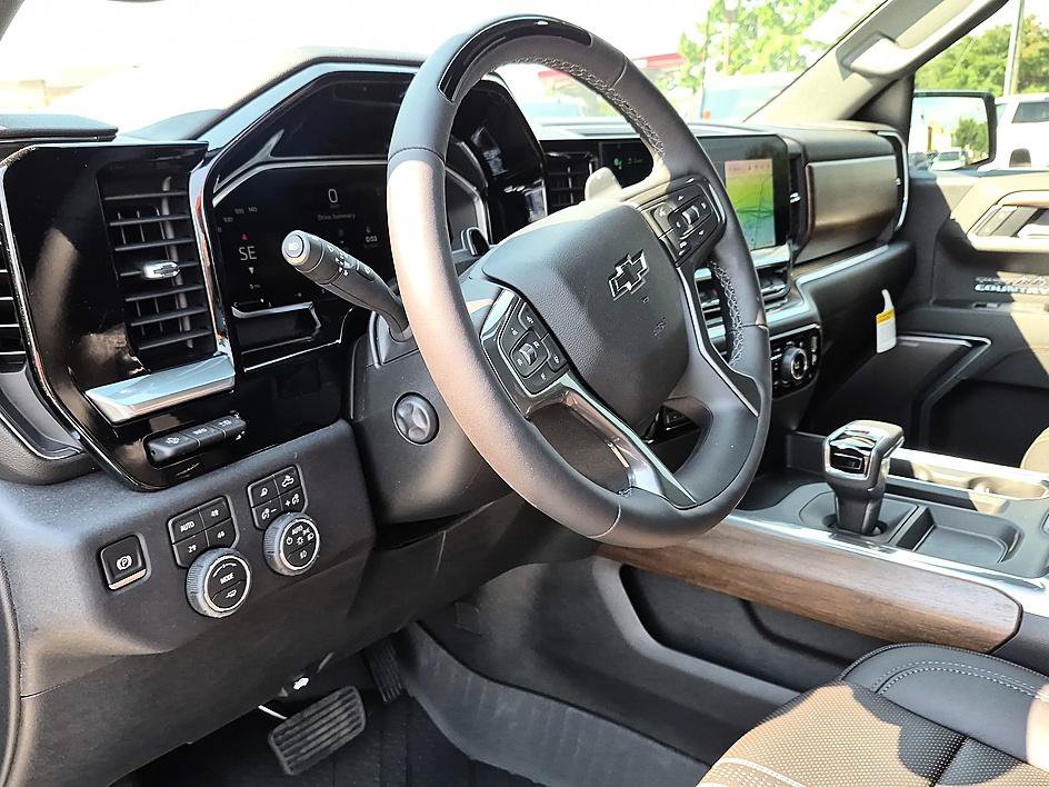 New 2026 Chevrolet Silverado 1500 High Country w/ High Country Premium Package AWD/4WD image 16