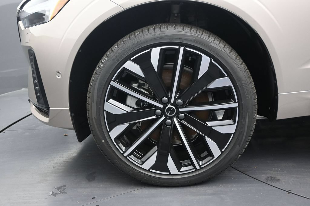 New 2026 Volvo XC60 T8 Ultra w/ Protection Package Premier AWD/4WD image 9